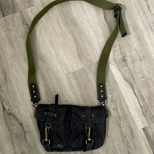 Cute just the right size Crossbody